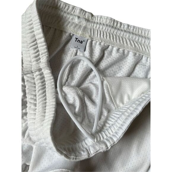Aritzia TNA Shorts White size Large - Picture 3 of 11